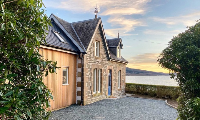 Strachur Villa | Greenlea -Scenic loch-side location, coastal retreat boasts spectacular sea views, sleeps 4
