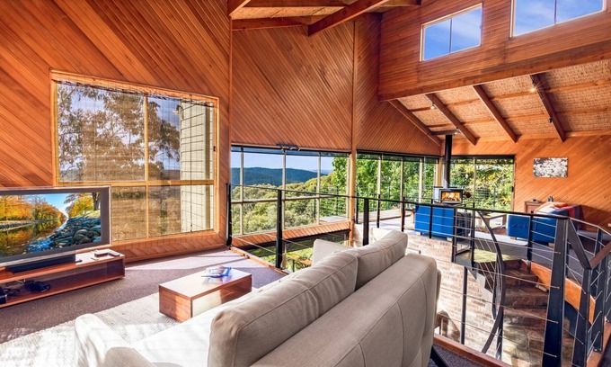 Woodford House | Grey Gum Lodge @ Woodford