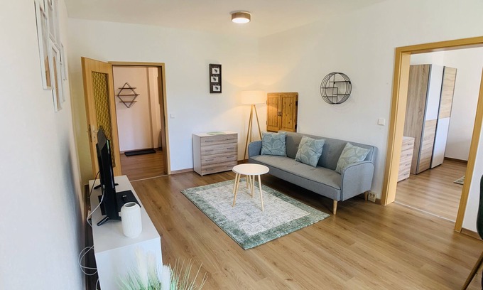 Bad Elster Apartment | Großzügiges Familienapartment mit Küche und Balkon