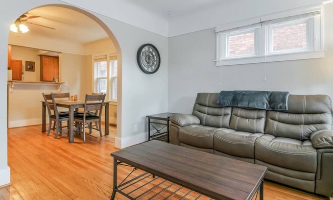 Grosse Pointe House | ★Grosse Pointe Retreat★ ★Downtown Detroit Close★