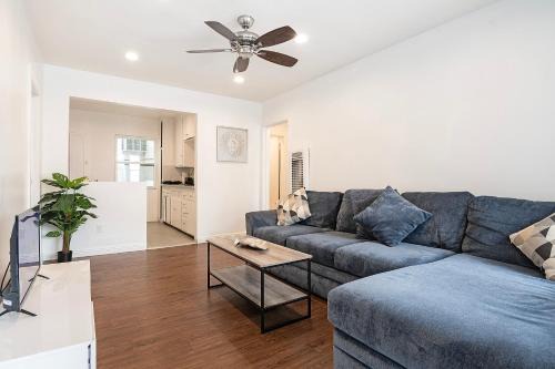 Beverly Hills Apartment | Ground-Floor 1-Bedroom by Beverly Hills Steps from Restaurants, Cafes and Shopping