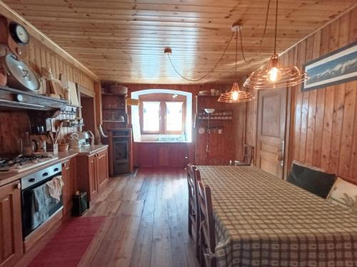 Campertogno Apartment | Ground floor apartment with garden
