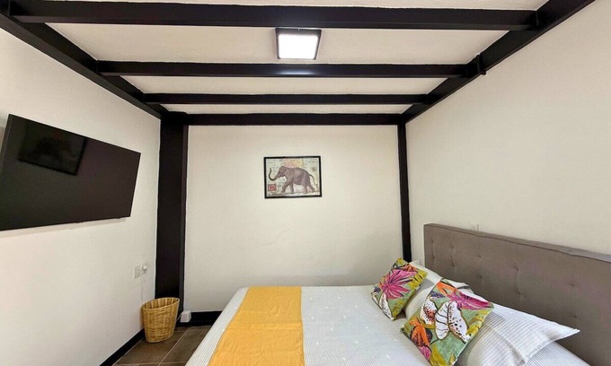 Reforma Apartment | Ground Floor Loft - 5 Min Walk to Oaxaca Historic Center - AC