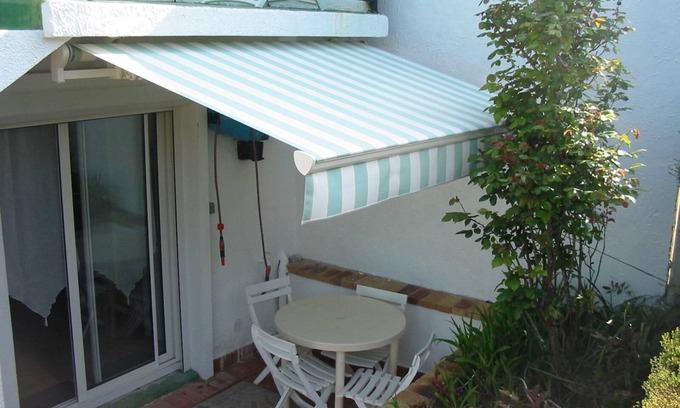 Royan Apartment | Ground floor of a villa in a very quiet downtown area