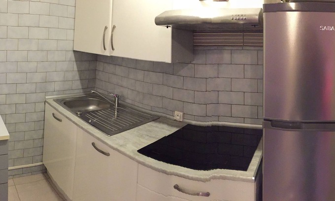 Neris-les-Bains Apartment | ground-floor studio opposite the spa