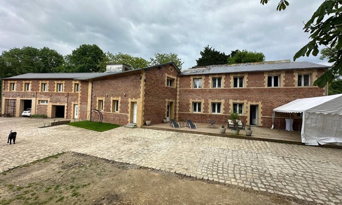 Proix House | Group gîte with swimming pool & function room. Ideal for your events.
