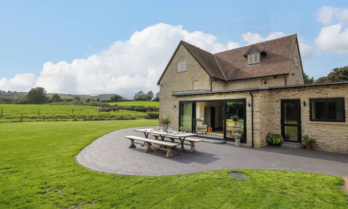 Wall-under-heywood Cottage | GROVE FARM, family friendly, with open fire in Church Stretton