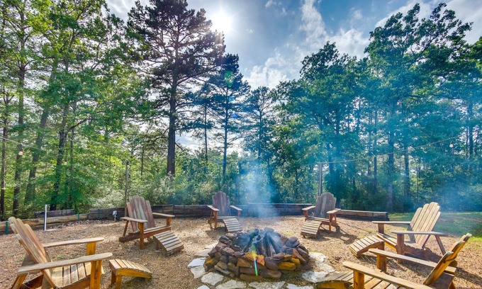 Buffalo House | 'Guest House' 92-Acre Buffalo Hideaway w/ Rec Barn