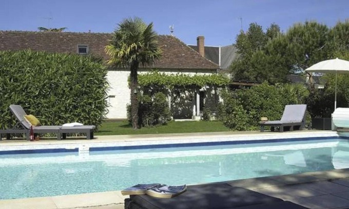 Les Ormes House | Guest House 'Chambre D'hote' with Shared Pool, Private Terrace and Wi-Fi