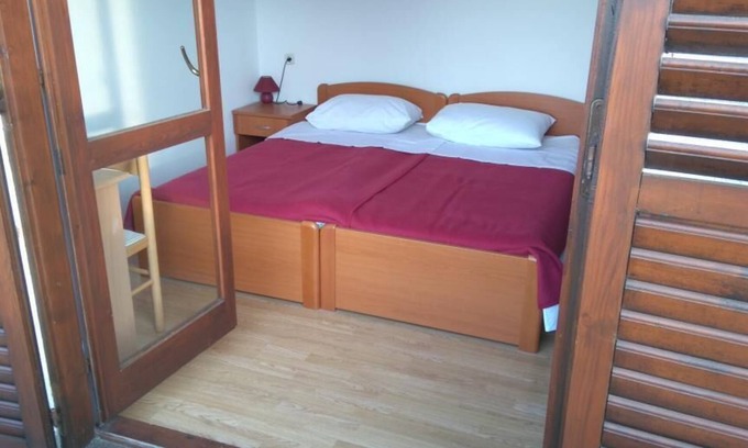 Kozarica House | Guest House Hazdovac - Double Room with Balcony and Sea View 2