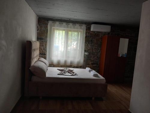 Shkoder County House | Guest House Natura Komani Lake