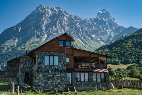 Mazeri House | Guest House Shuan