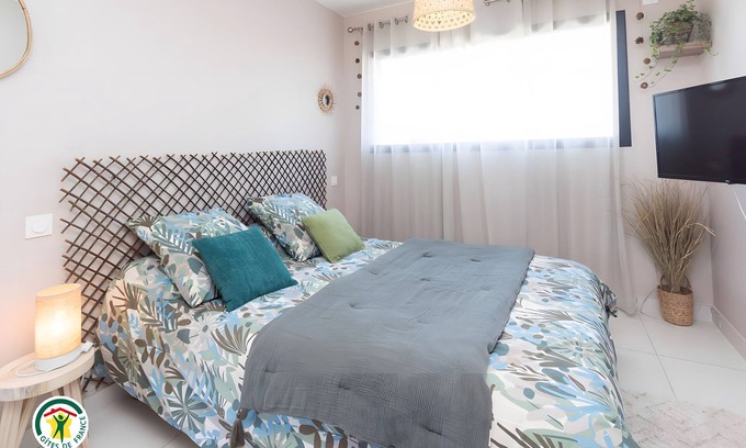 Chozeau House | Guest House 'Verte' with Mountain View, Wi-Fi and Air Conditioning