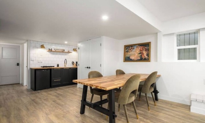 Pemberton Heights House | Guest Suite on the North Shorenn