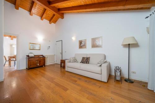 Palmanova Apartment | GuestHost - Lovely Apartment X6 with Balcony