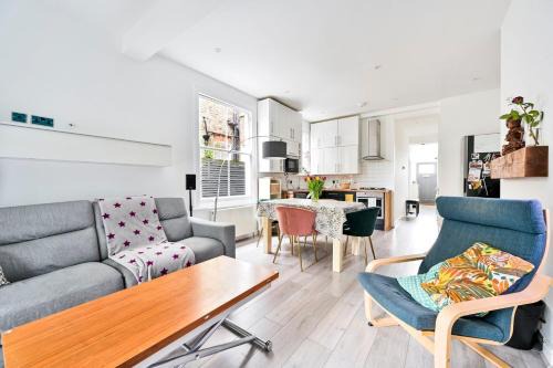Askew Apartment | GuestReady - Lovely retreat with garden in London