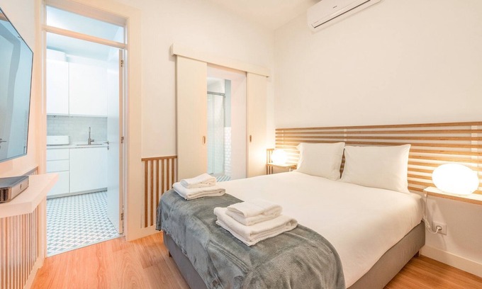 Restelo Apartment | GuestReady - Neoclassical building - Studio CVE