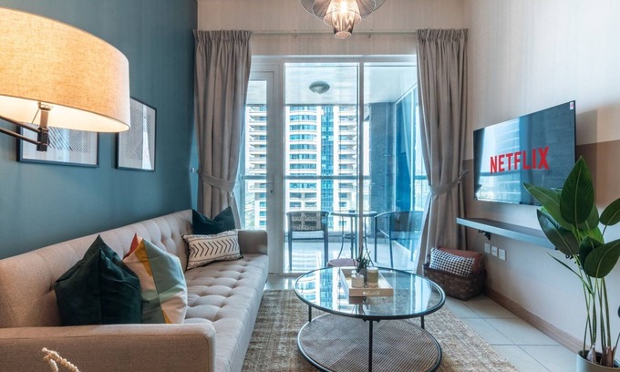 Dubai Media City Apartment | GuestReady - The Reflections at Dubai Marina