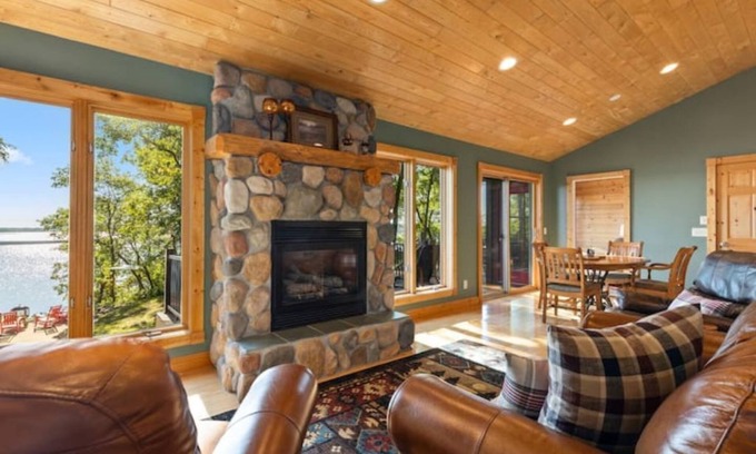 Nisswa House | Gull Lake Paradise Home