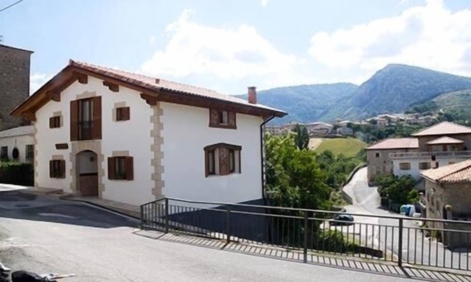 Ollo Cottage | Gure Txokoa cottage for 8 people