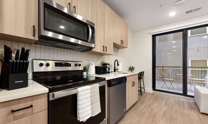 East Liberty Apartment | GYM+HULU+PARKING Near Shopping|Pitt Uni|UPMC