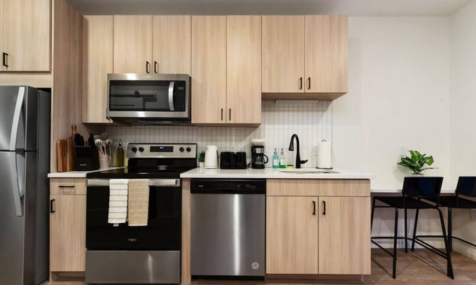 East Liberty Apartment | GYM+HULU+PARKING Near Universities|Shopping|UPMC