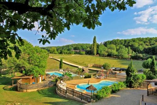 Saint-Amand-de-Coly Resort | Hébergement insolite en Dordogne