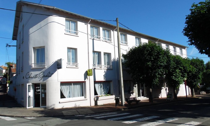 Chatel-Guyon Hotel | Hôtel Chante Grelet