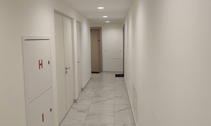 Savski Venac Apartment | H20-front apartment