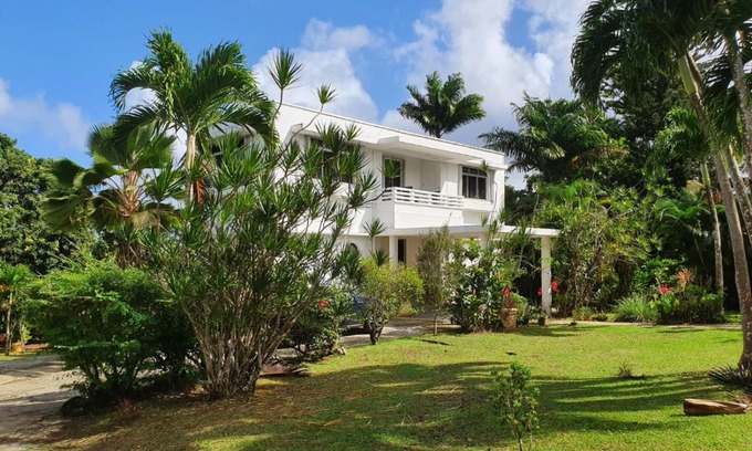 Petit-Bourg Bed & Breakfast | Habitation Villa Les Cassias