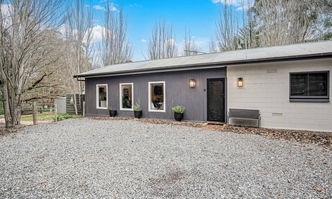 Paechtown Cottage | Hahndorf Providence Cottage 30 minutes from the CBD. Pet friendly. Outdoor bath