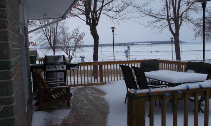 Timiskaming District Hotel | Haileybury Beach Motel