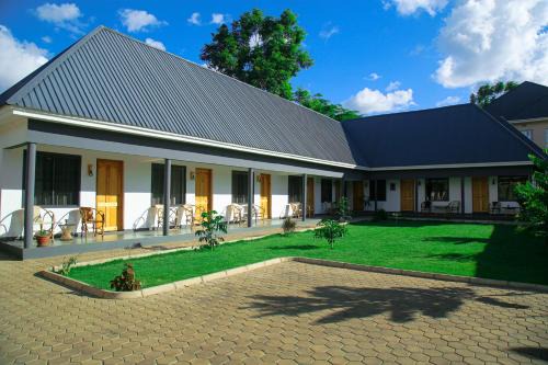 Arusha Cabin | Hakuna Woga Inn