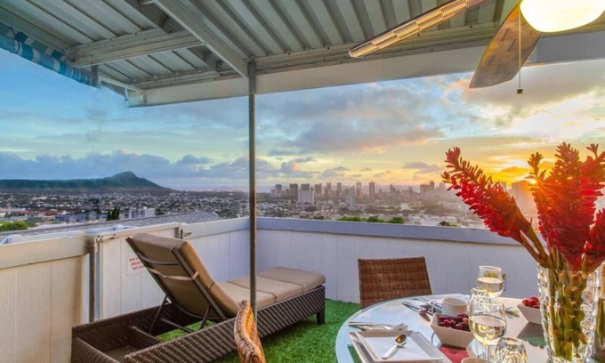 St Louis Heights House | Hale Mahalo: A Cozy 3BR Retreat, Rent with Neighboring Home for More Space!