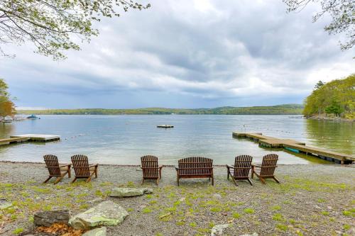 Lakeville House | half Mi to Boat Ramp Lake Wallenpaupack Retreat!