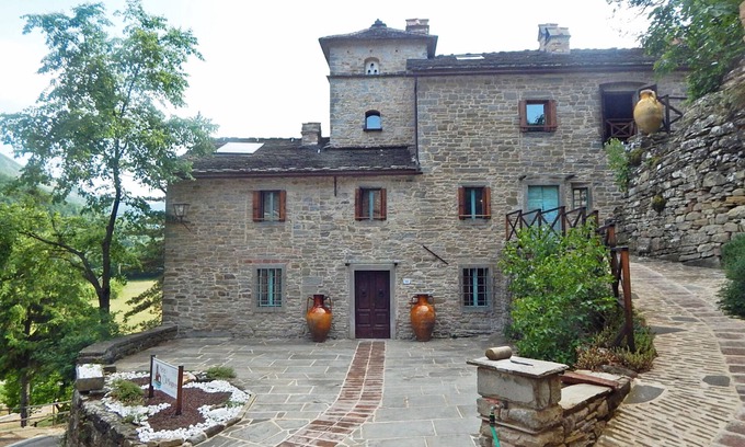 Firenzuola Apartment | Halved: accommodation in old house of 700 in the valley of the river Santerno