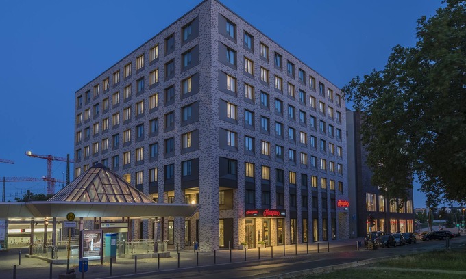 Ostend Hotel | Hampton by Hilton Frankfurt City Centre East