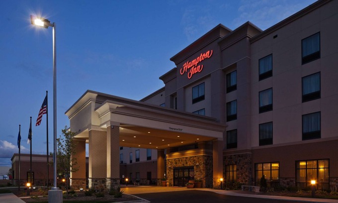 Beloit Hotel | Hampton Inn Beloit