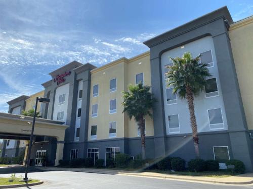 New Llano Hotel | Hampton Inn by Hilton Leesville Fort Johnson