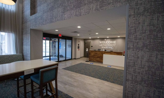 North Attleboro Hotel | Hampton Inn & Suites North Attleboro