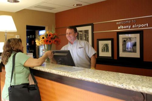 Latham Hotel | Hampton Inn & Suites Albany-Airport