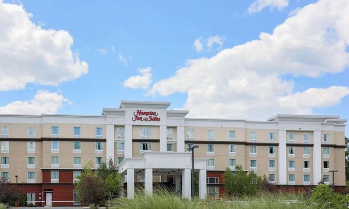 Crown Heights Hotel | Hampton Inn & Suites Poughkeepsie
