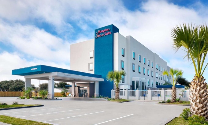 Fulton Hotel | Hampton Inn & Suites Rockport-Fulton