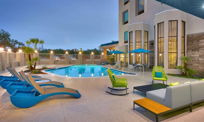 Fulton Hotel | Hampton Inn & Suites Rockport-Fulton