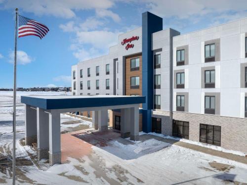 Waterloo Hotel | Hampton Inn Waterloo