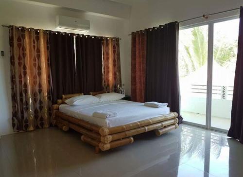 Malay Bed & Breakfast | Hangout Beach Resort