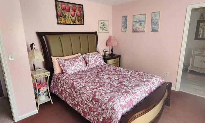 Harbor Springs Bed & Breakfast | Happy Days and Nights - Frontenac