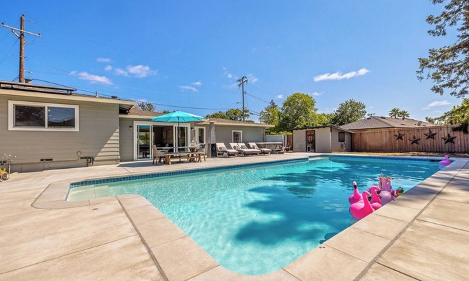Santa Rosa House | Happy House Getaway – Pool, Hot Tub & Chef’s Kitchen in Wine Country