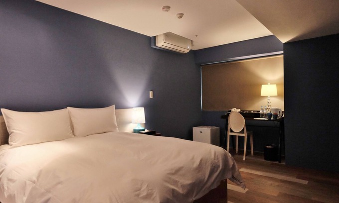 Central District Apartment | HappyInn Double near TaichungSTN
