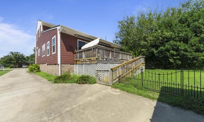 Willoughby Spit House | Harbor Delight On The Bay - Private Sandy Beach! Home